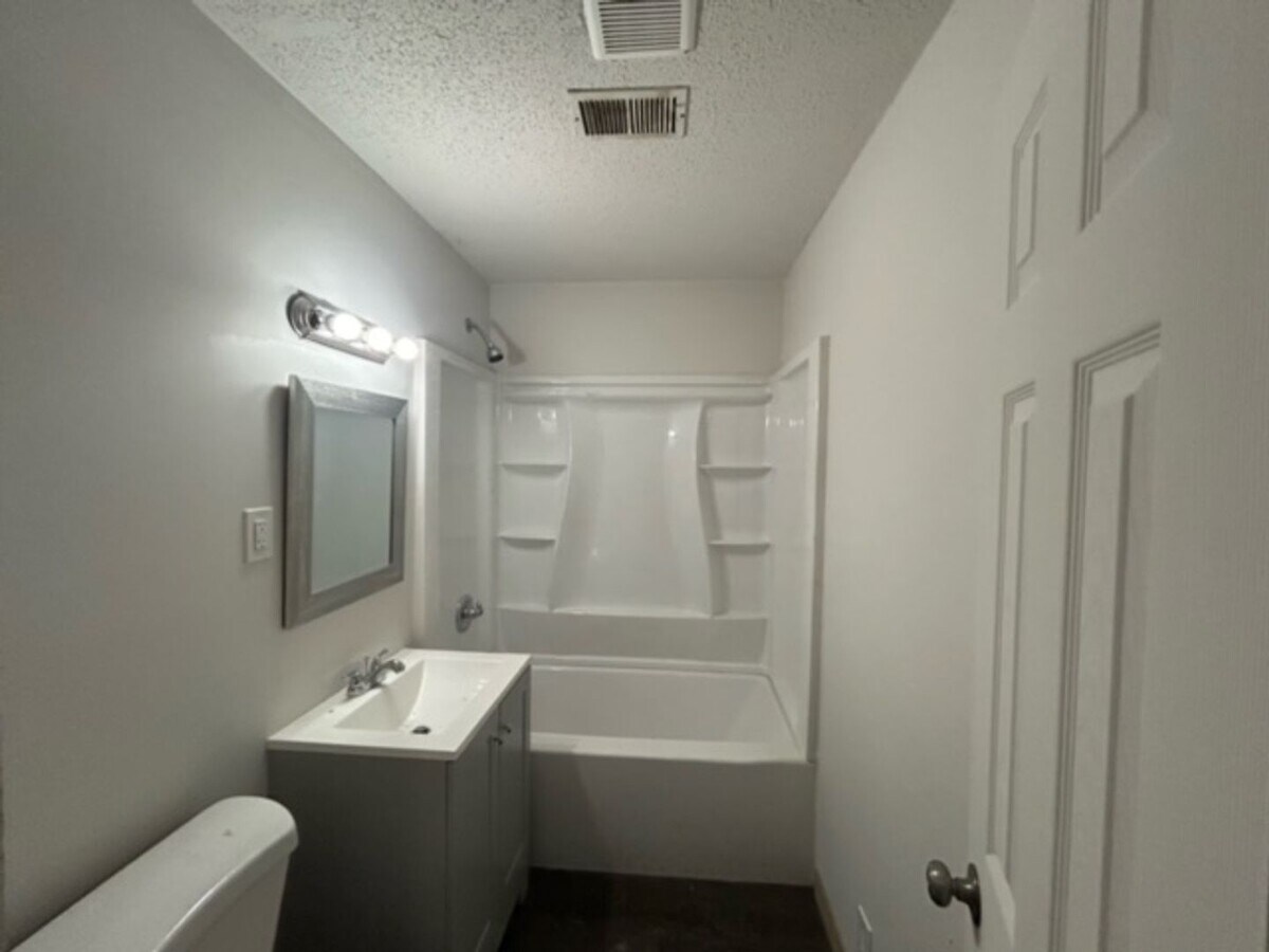 Photo - 2 Bed 1 Bath house