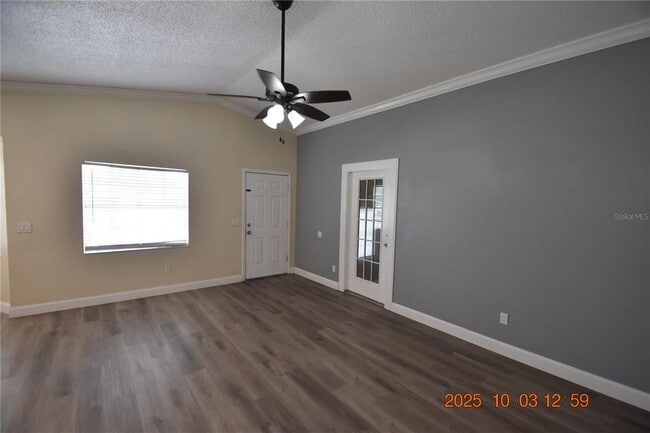 Photo - 718 Oak St SW
