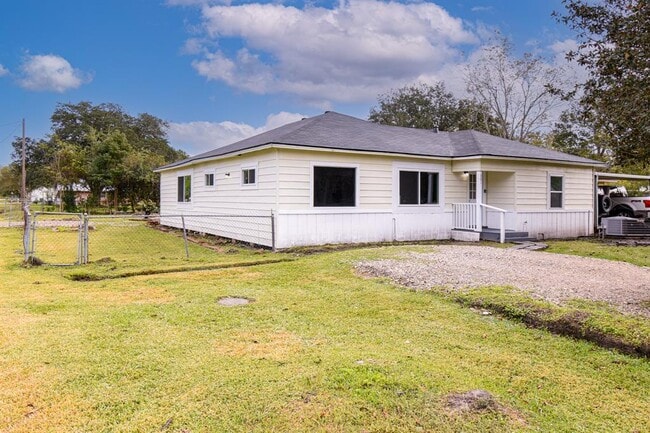 Photo - 301 S 3rd St