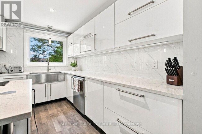Photo - 21 Kedgewick Ct