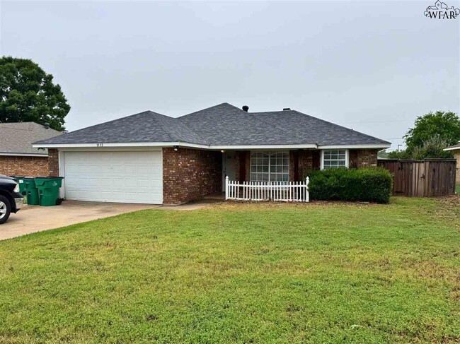 Photo - 1112 Lisa Ln House