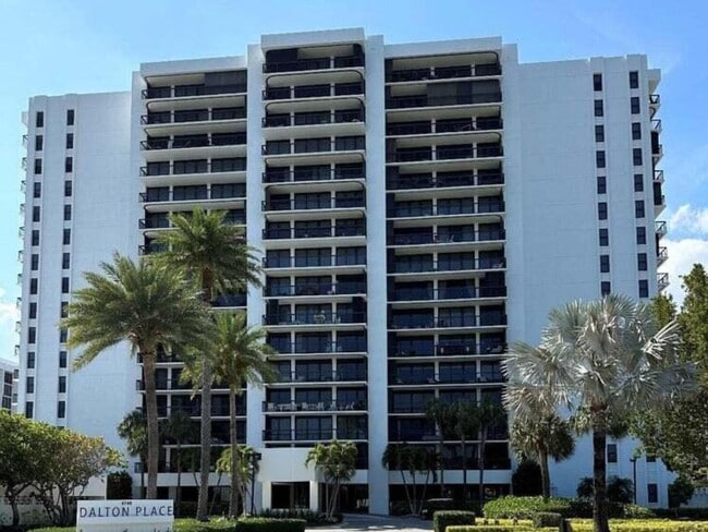 Photo - 4748 S Ocean Blvd Unidad 5B