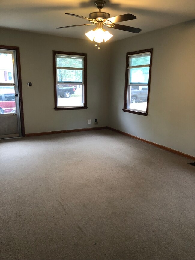 Photo - 726 Yale St