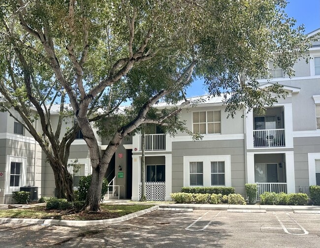 Building Photo - 1002 Shoma Dr Rental