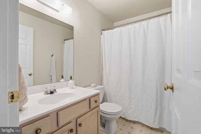 Photo - 468 Berkshire Dr