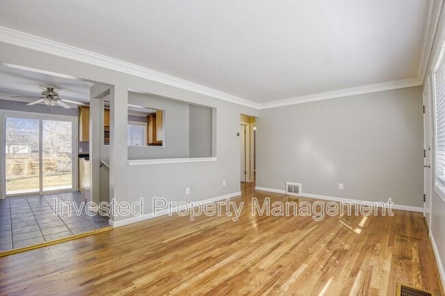 Photo - 1365 S Grape St