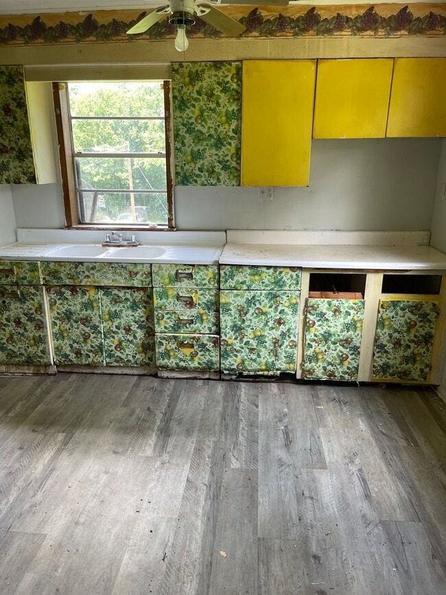 Photo - 2837 W Laurel St