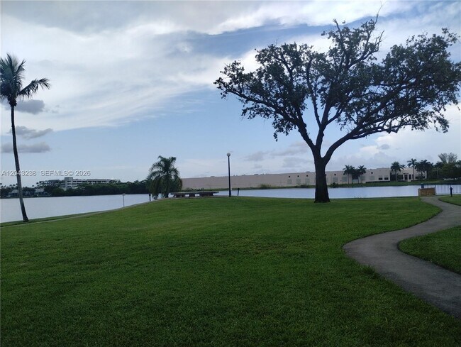Photo - 15509 N Miami Lakeway Unit 102