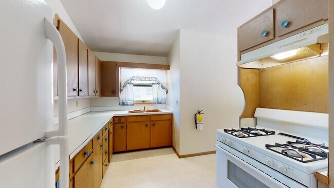 Photo - Large Duplex w/Vaulted Ceilings