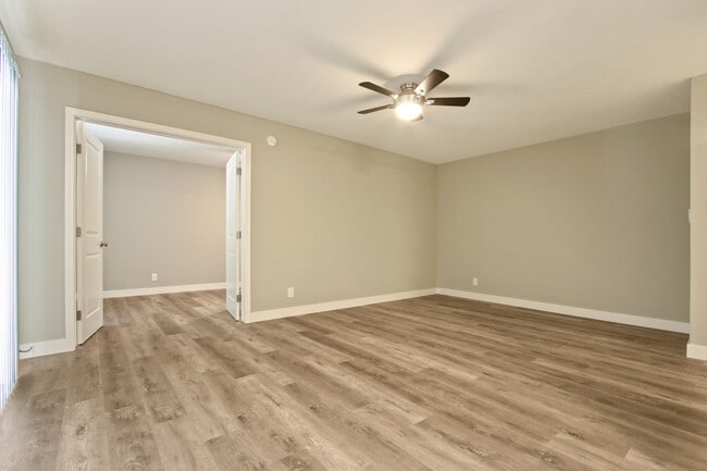 Photo - 11016 Kittridge St