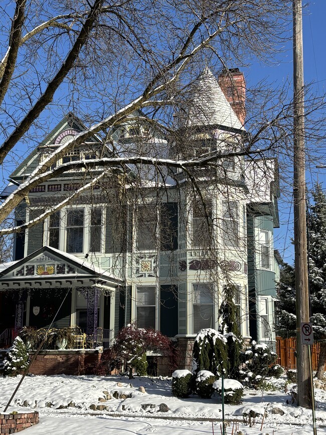 Building Photo - 40 College Ave NE Unit Garden Rental