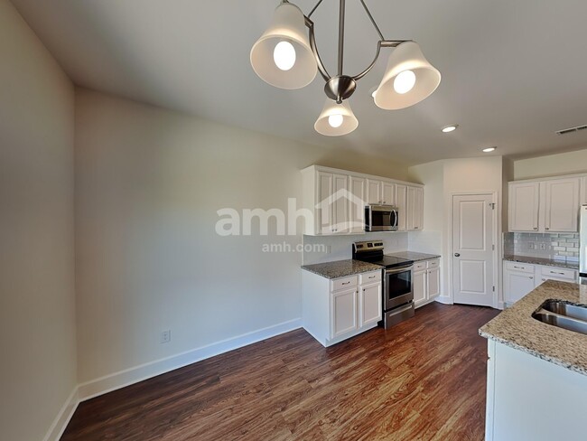 Photo - 2573 Highwood Blvd