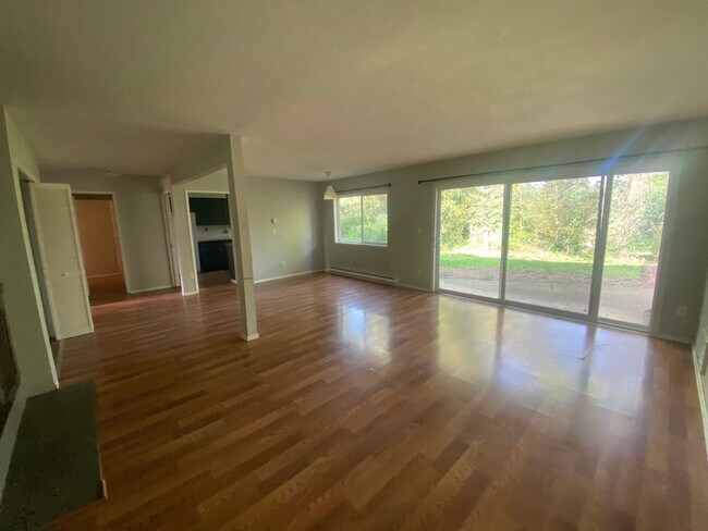 Photo - 075LincolnSt Unit B