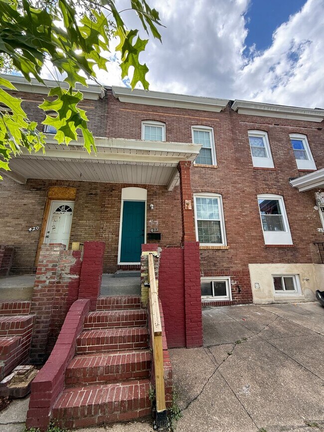 422 N East Ave