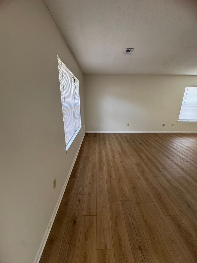 675-677 W. Country Squire Ct.