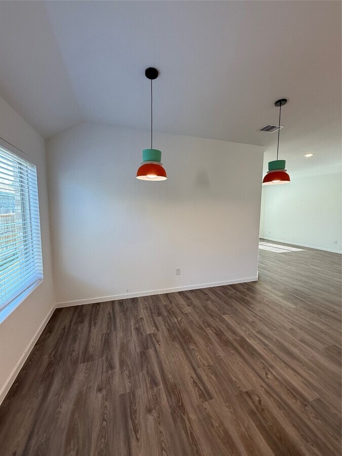 Photo - 5311 Still Mdw Ln