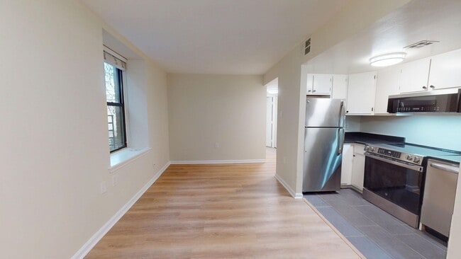 Photo - Columbia Heights Two Bedroom/One Bathroom In Amazing Location! Washer/Dryer in Unit!