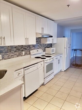 Building Photo - 661 Main St Unit 23 Rental