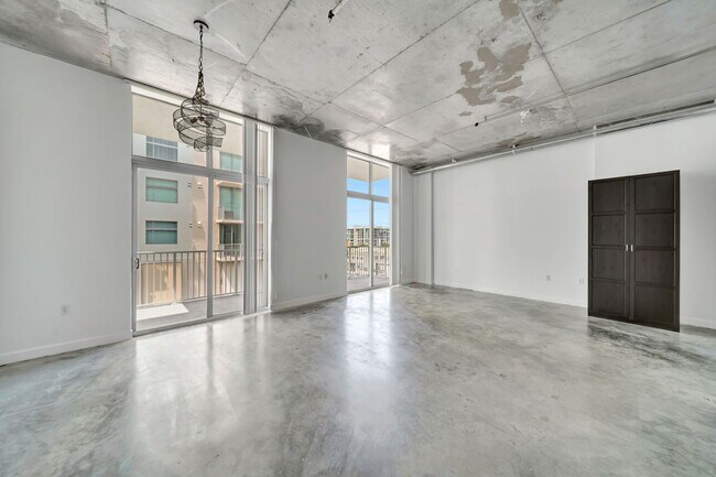 Photo - 2100 Van Buren St Condo Unit 517