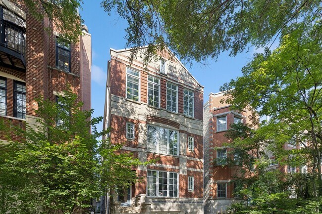 Building Photo - 3236 N Seminary Ave Unit 2 Rental
