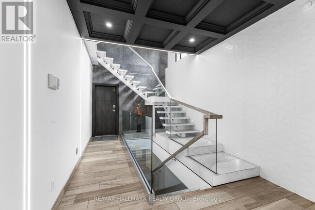 Photo - 201 MacLaren St Unit 2