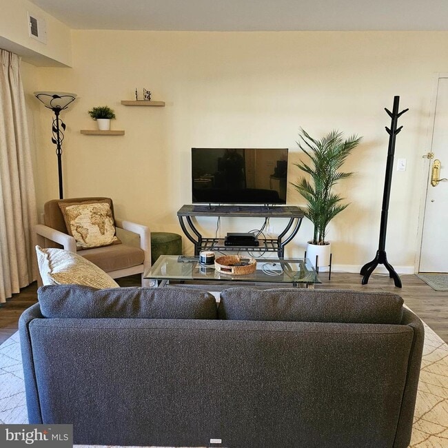 Building Photo - 304 Forbes St