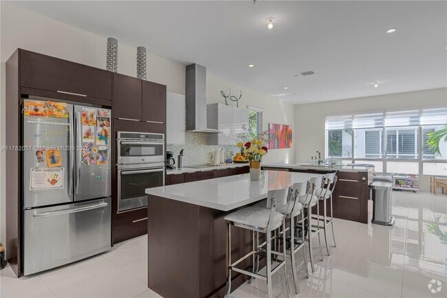 Building Photo - 6671 NW 105th Pl Rental