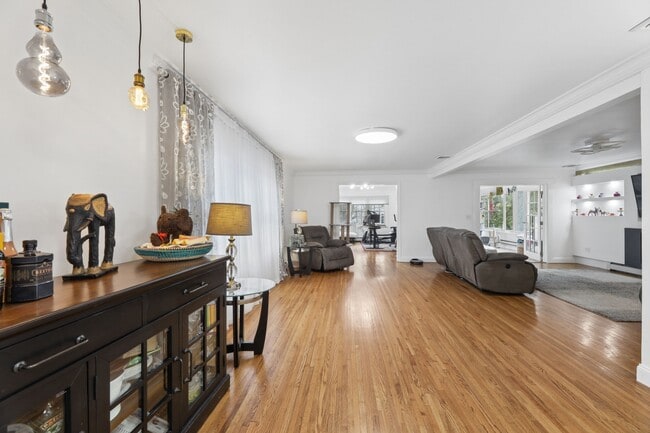 Photo - 52 Hillside Ave Unidad # B