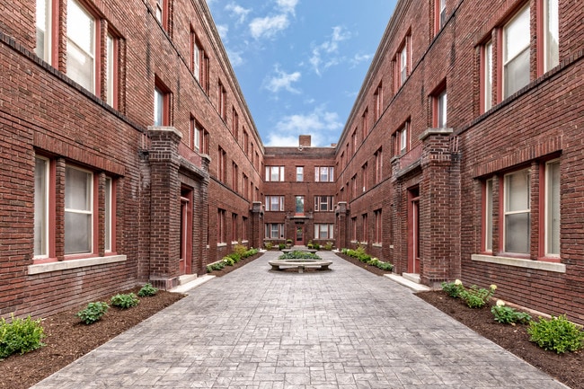 Courtyard - Normandie Apartments