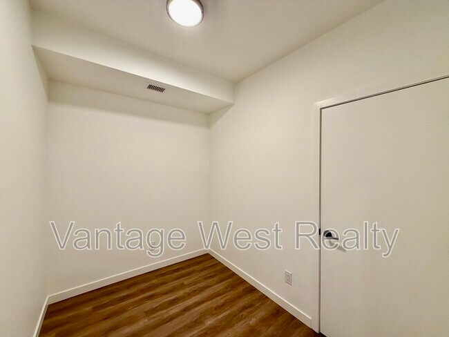 615 Rutland Rd N Unit 101