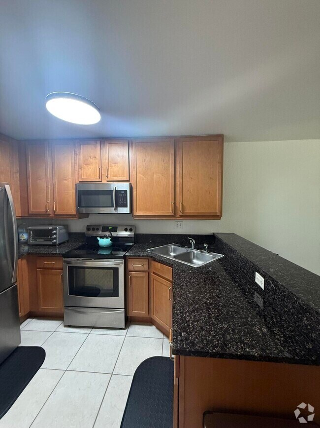 Building Photo - 9002 NW 40th St Rental