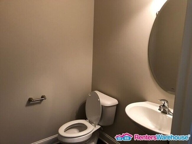 Photo - Beautiful 4 bedroom home with a fenced yard!