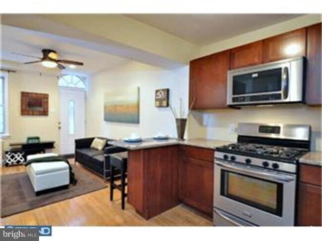 Building Photo - Fabulous 2 bedroom Trinity in Gated Commun... Rental