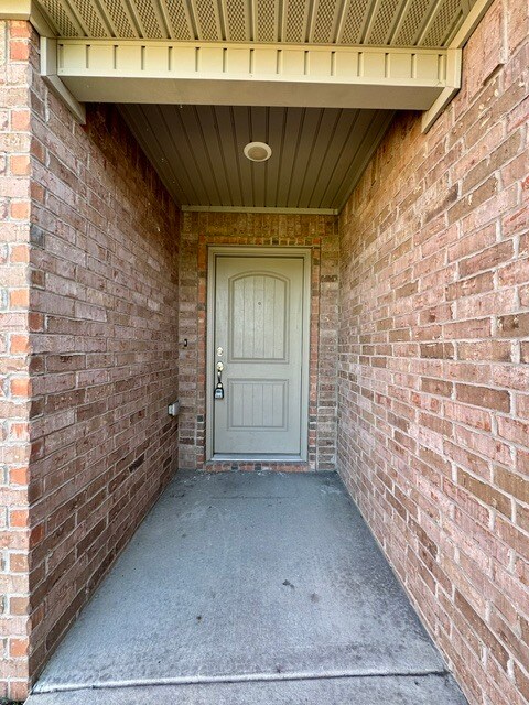 Photo - 508 Eagle Dr NE