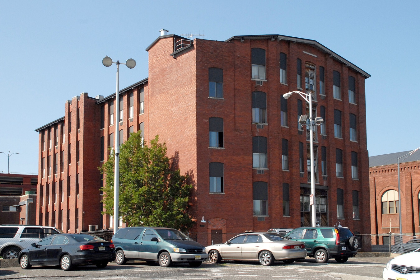 Photo - 2 Broadway Apartments