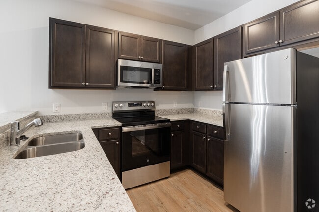 3BR, 2.5BA - 1353SF - Kitchen
