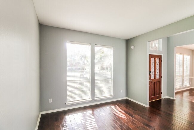 Photo - 2804 Creek Bend Dr