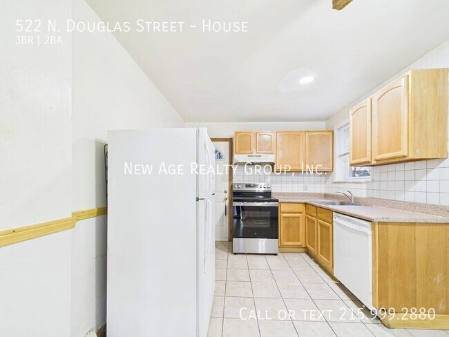 Photo - 522 N Douglas St Unit House