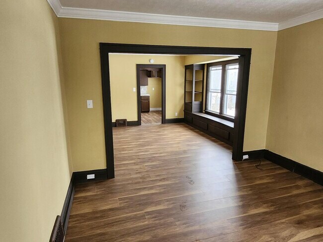 Photo - 2990 E 111th St