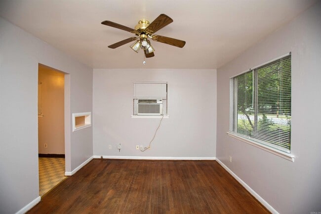 Photo - 5607 Alpha St