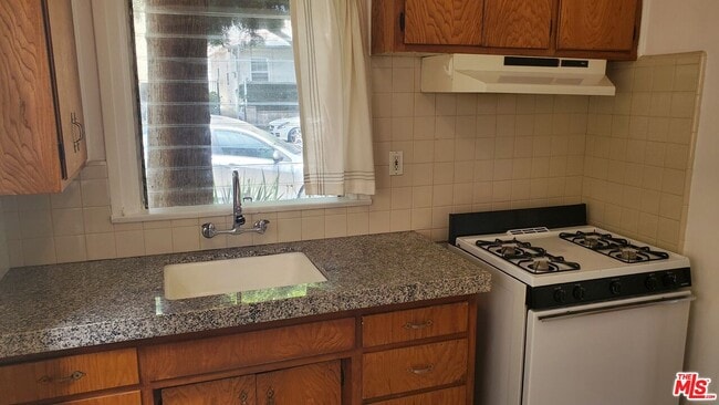 Photo - 1118 20th St Unit front