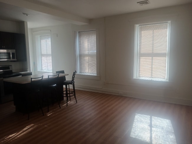 Photo - 323 N George St Unit 3