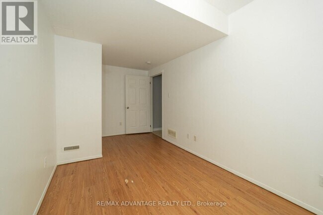 Photo - 17 Sterling St