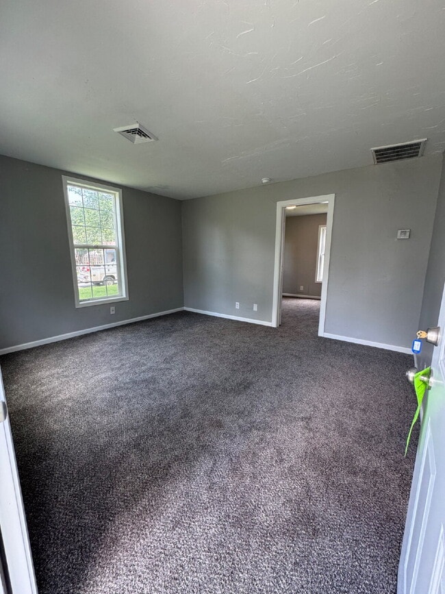 Photo - "Charming 1-Bed Duplex Retreat in Wichita – Spacious 1056 Sq Ft Home Awaits!"