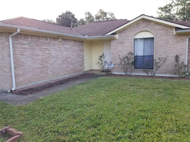 Photo - 15503 Beechnut St House