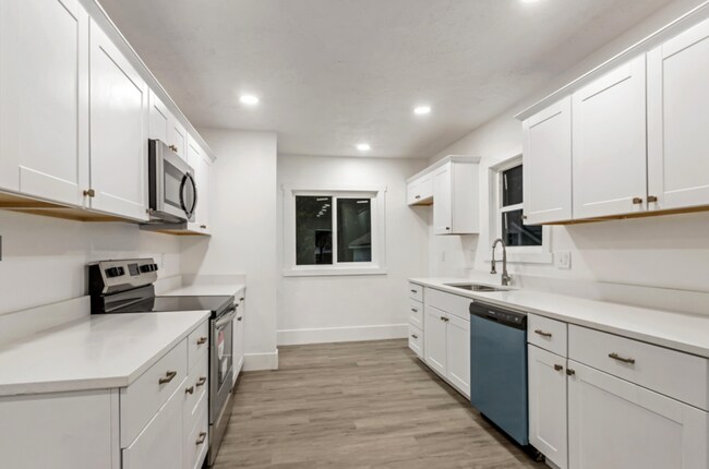 Photo - 2664 Brinker Ave
