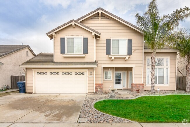 Building Photo - Two story home in Manteca!