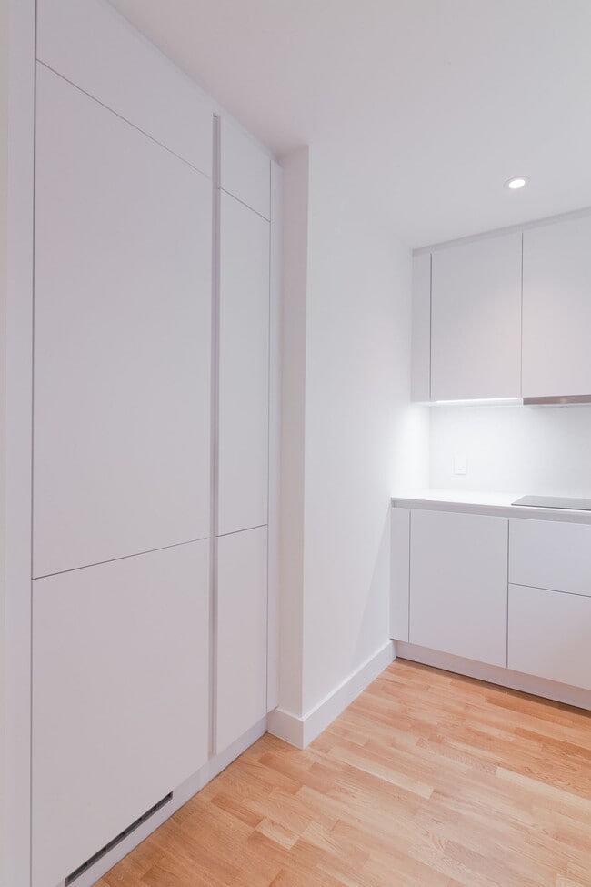 Photo - 5552 Snowdon Street Unit 12