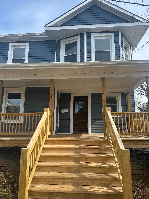 Photo - 1304 Floyd St