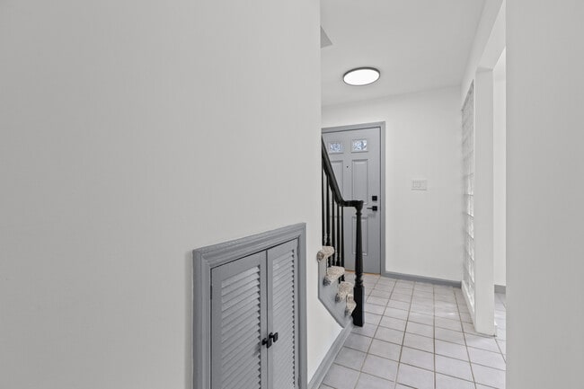 Photo - 546 Carriage Cir